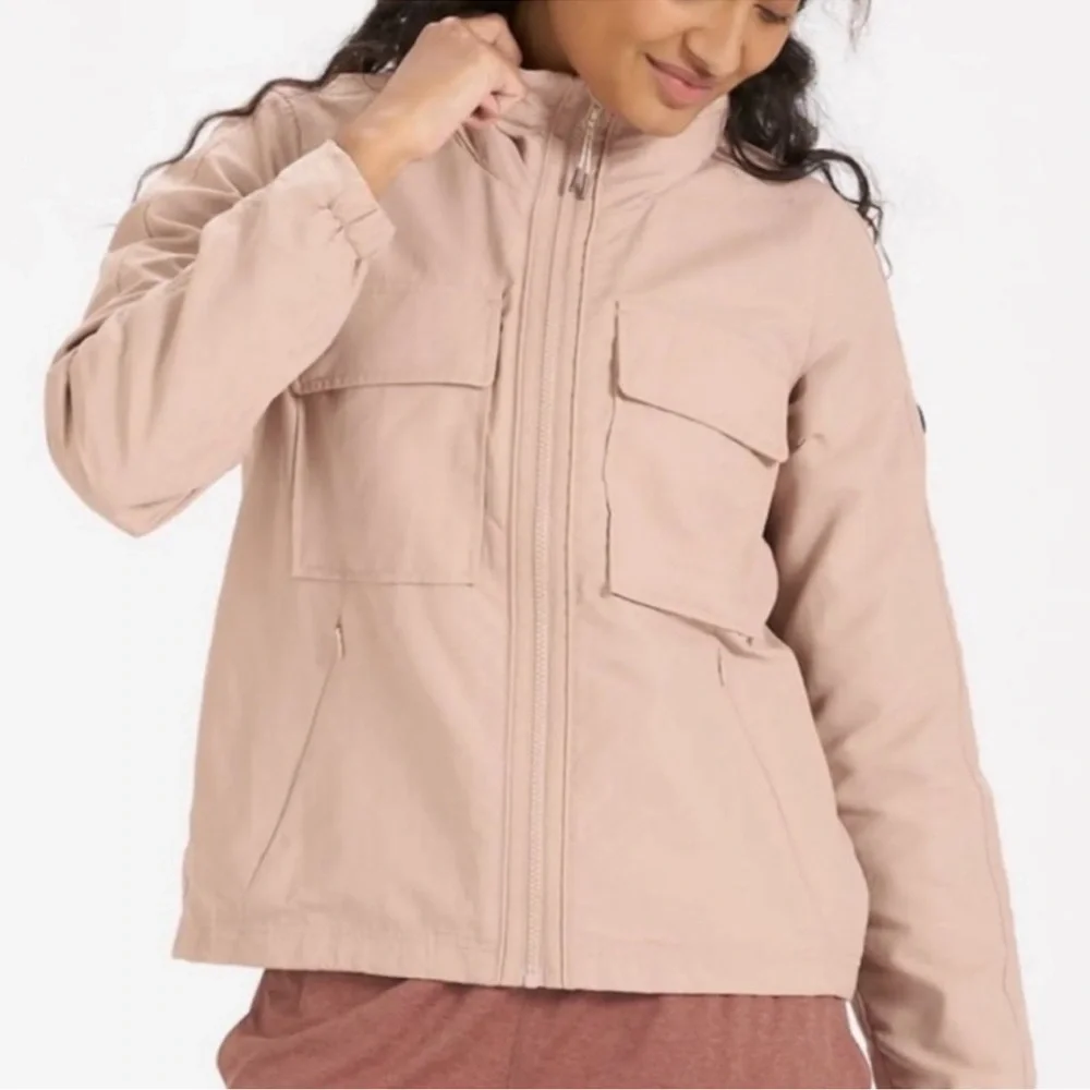VUORI Lightweight Jacket Military In Dogwood Medium w/flaw - Picture 2 of 12